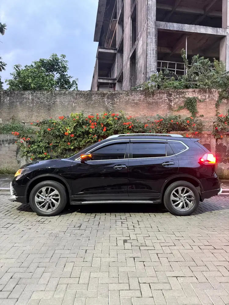 Nissan X-Trail 2.5 X-Tremer Bensin 2015 Antiq