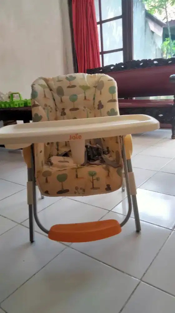 Tempat makan duduk bayi joe