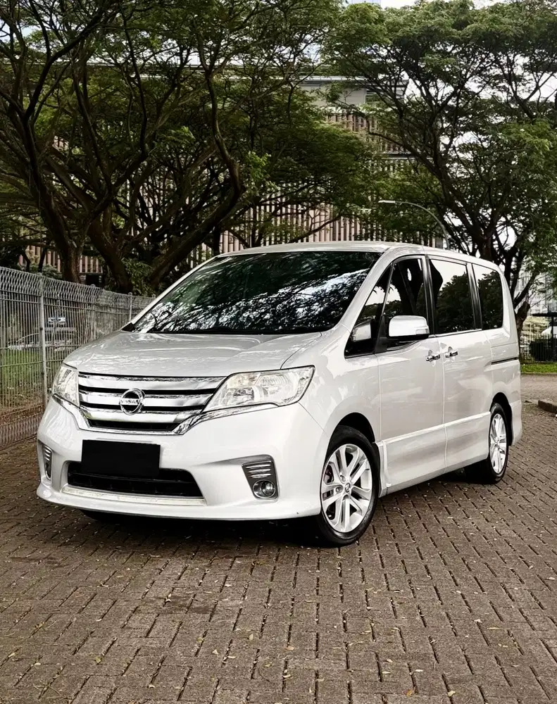 NISSAN SERENA 2.0 HWS AT 2014