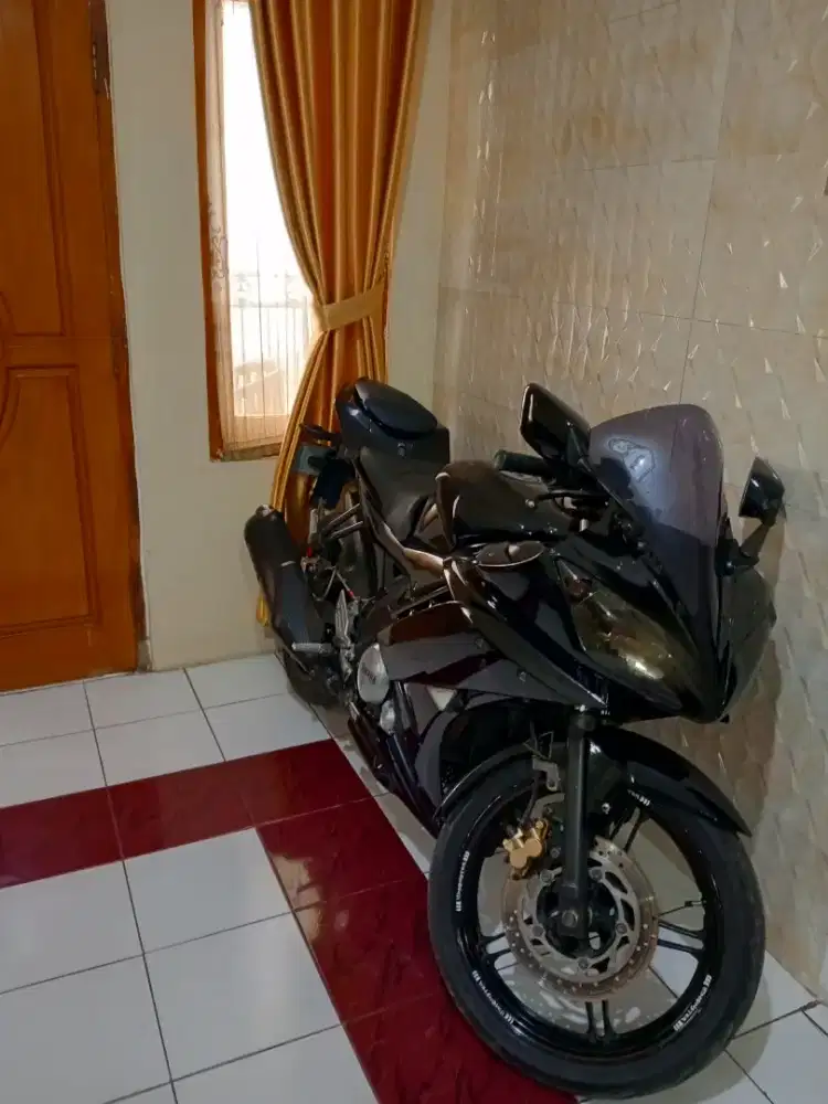 YAMAHA R15 SUPER GLOWING