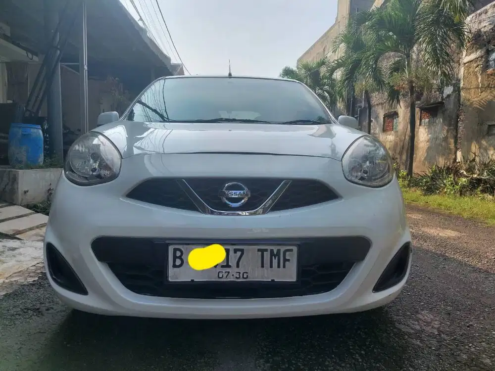 Nissan March Facelift 1.2 L 2013 Automatic Putih Terawat