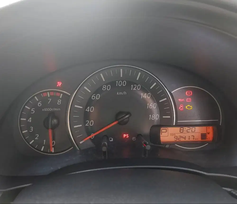 Nissan March Facelift 1.2 L 2013 Automatic Putih Terawat