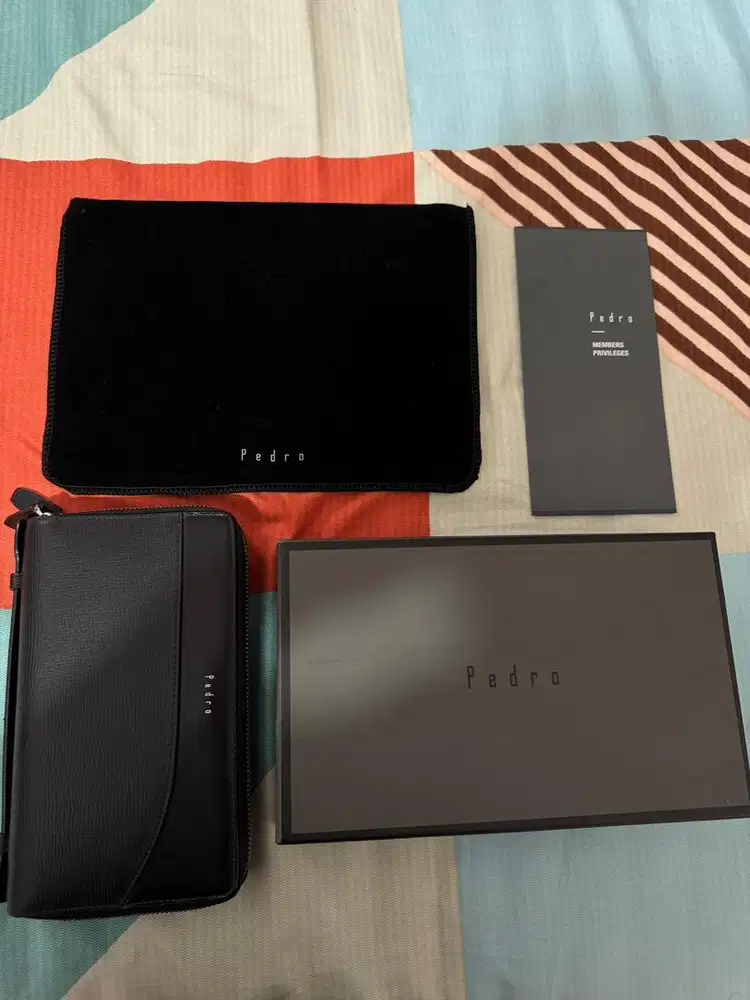 Clutch Pedro Pria warna Hitam