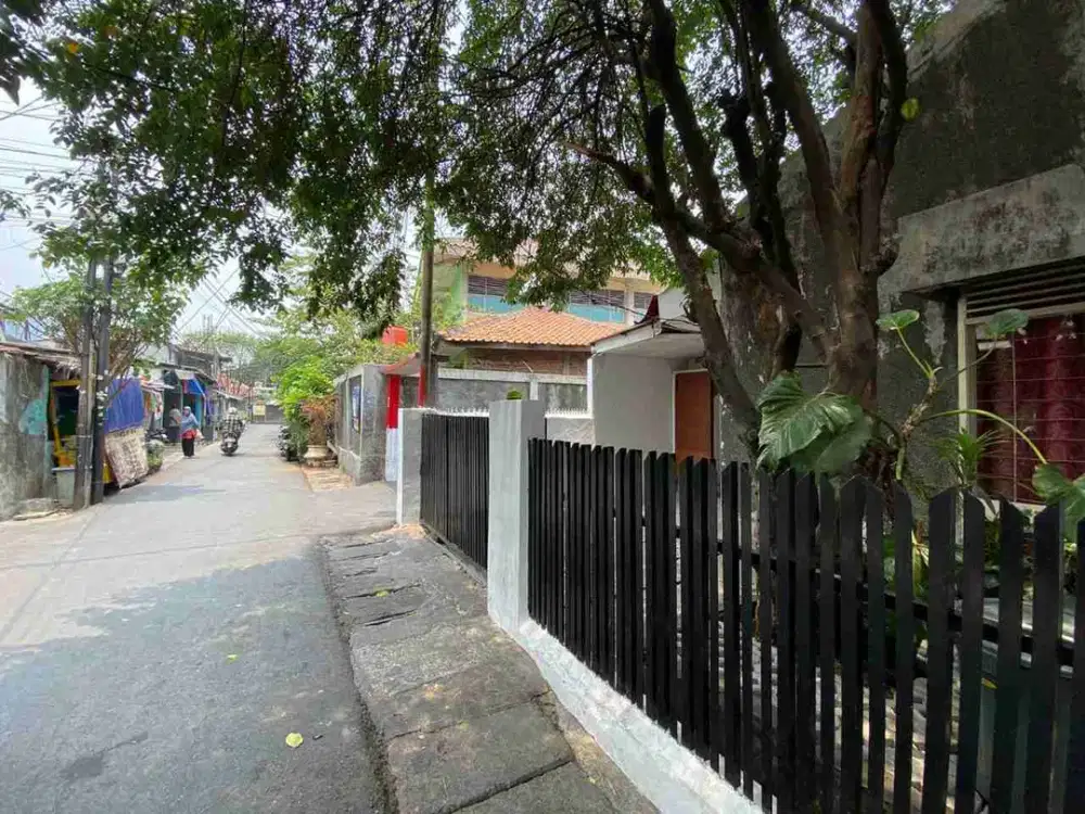 Rumah lama hitung tanah lokasi menteng atas setiabudi jakarta selatan