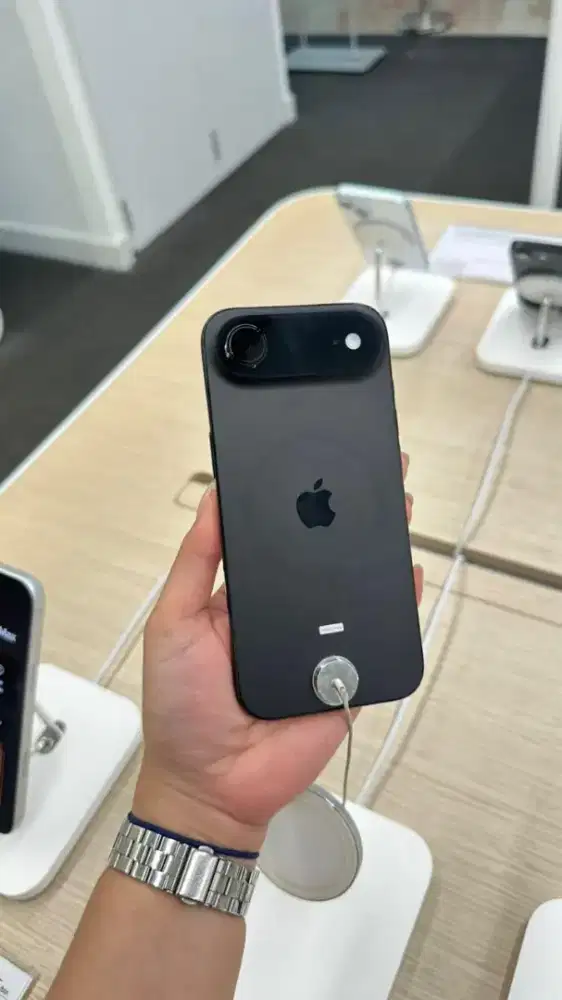 CICILAN IPHONE 17R RESMI IBOX