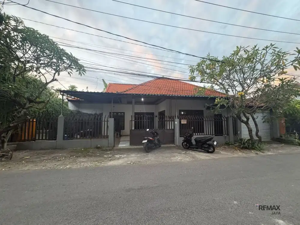 Rumah cocok untuk tempat tinggal atau usaha Disewakan, di Denpasar Barat