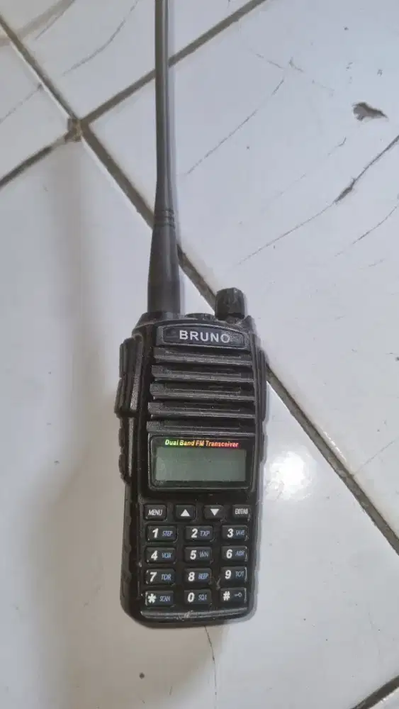 Di jual alat komunimasi jarak pendek HT BRUNO