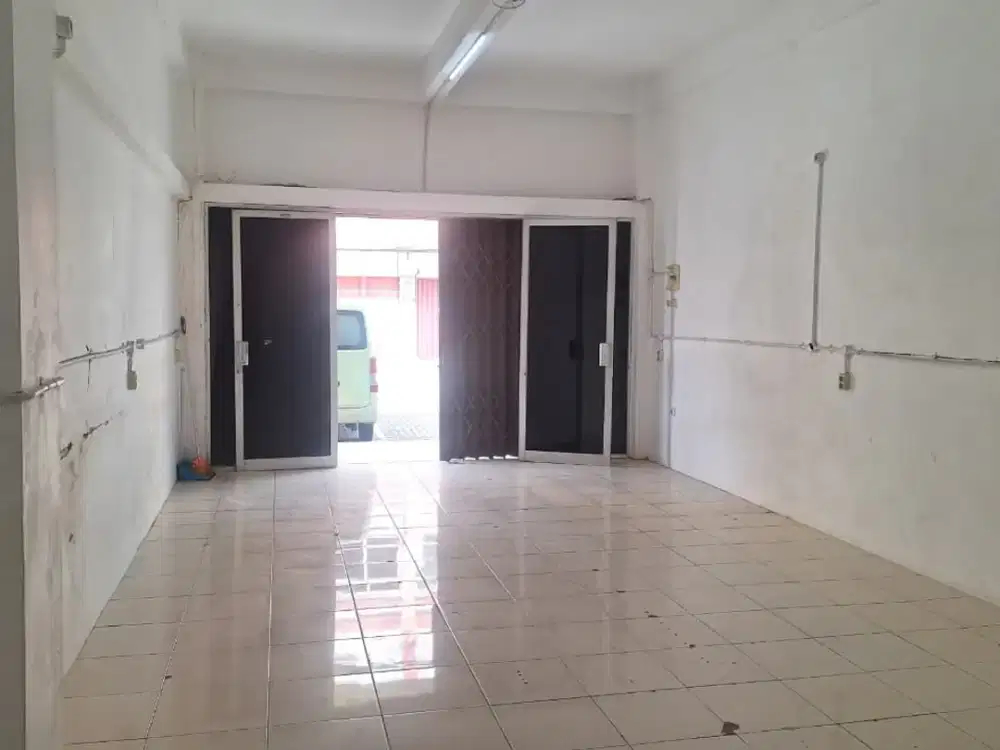 Ruko 3 lantai cocok untuk kantor dan gudang lokasi aman dan bebas banjir di Inkopal Kelapa Gading