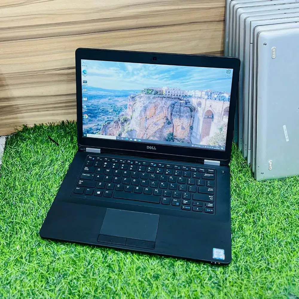 LAPTOP DELL LATITUDE E5470 CORE I5 GEN6 8GB/180GB Layar 14 inch *RDC