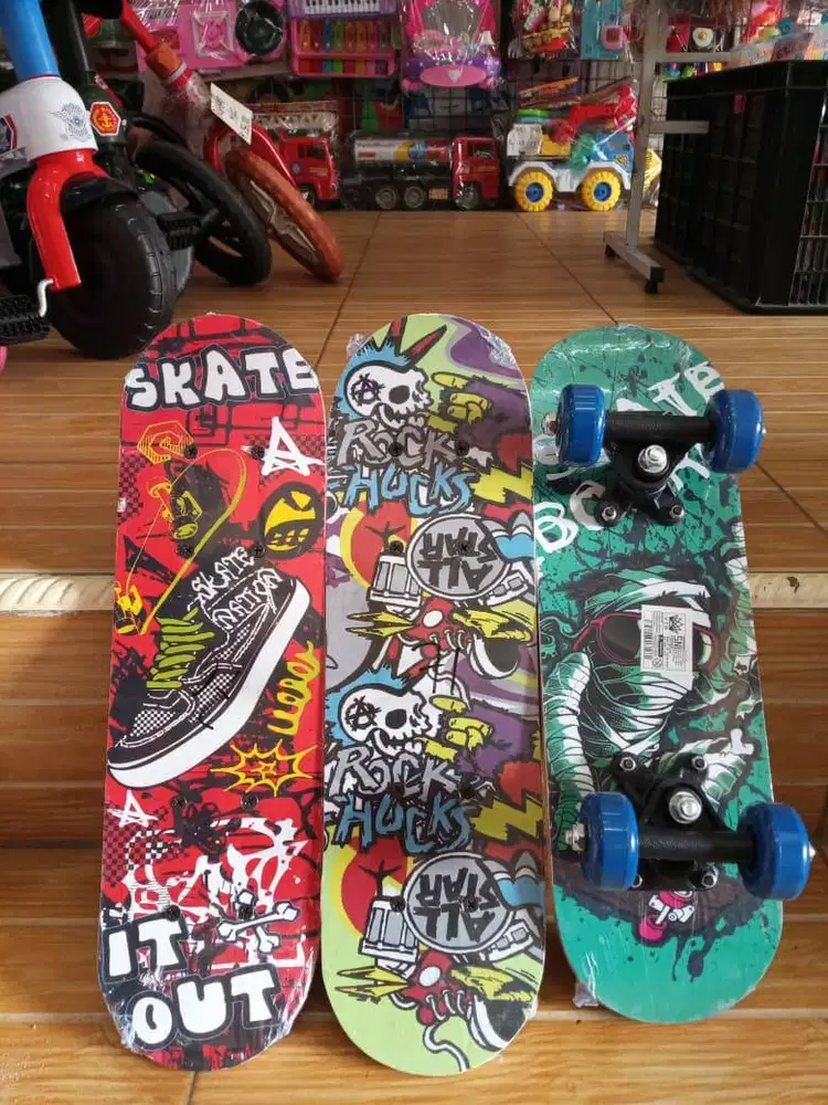 mainan anak skateboard kecil