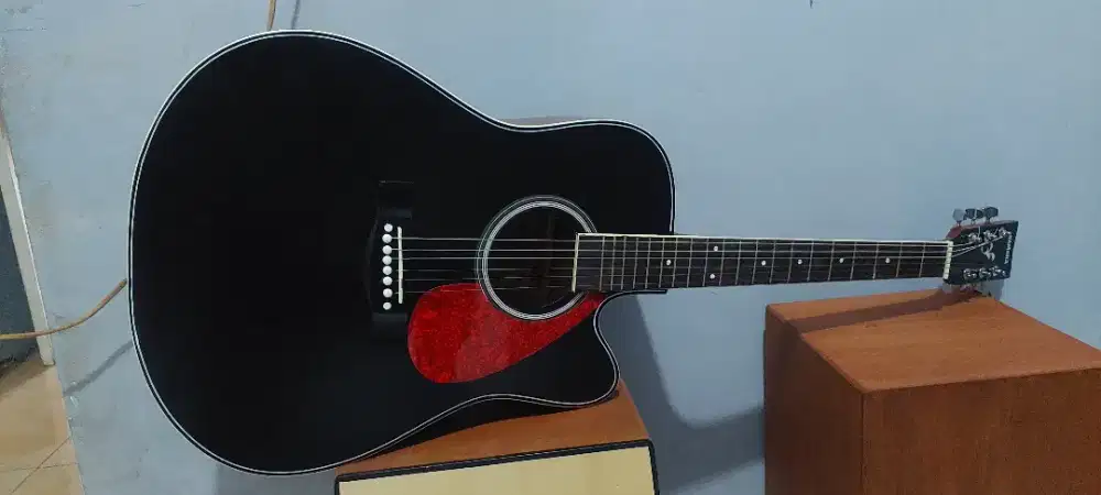 Gitar akustik jumbo tanambesi