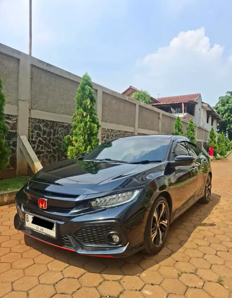 (Harga Cash) Civic E 1.5 Hatchback NIK 2018 Hitam