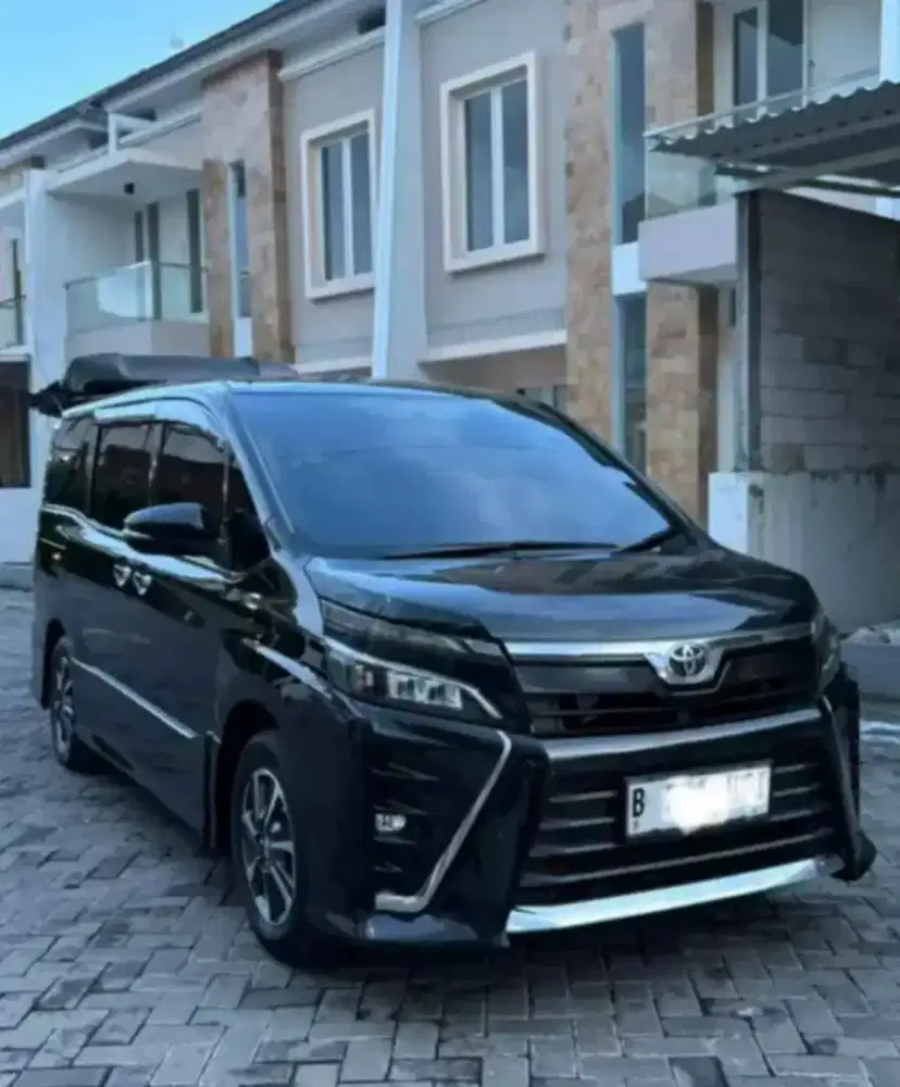 Toyota Voxy 2.0 At 2018 (Termurah)