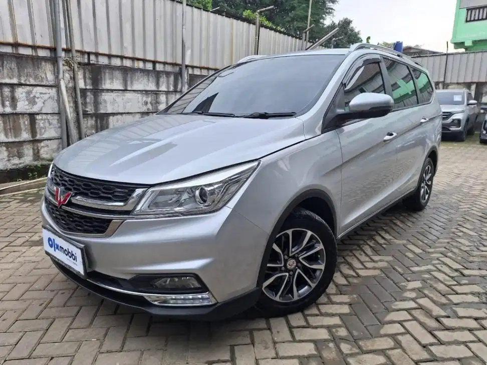 Wuling Cortez 1.5 CT L Bensin-AT 2019 Silver