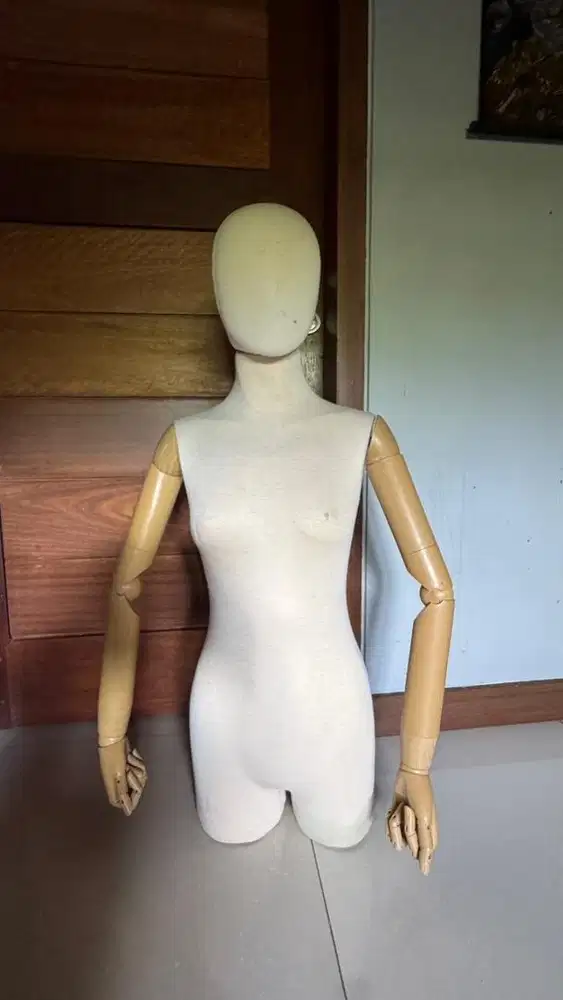 Patung setengah badan tanoa besi