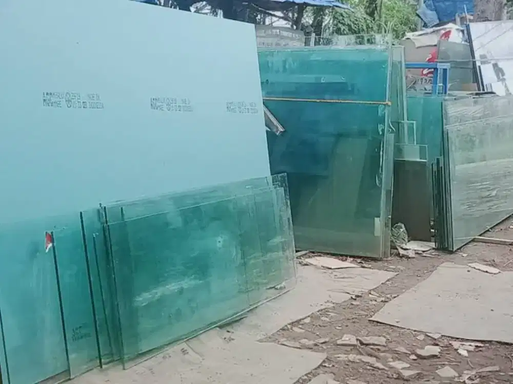 Menerima KACA sisa proyek
