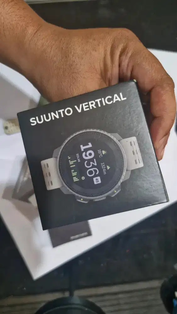 Suunto Vertical Titanium Solar Sand