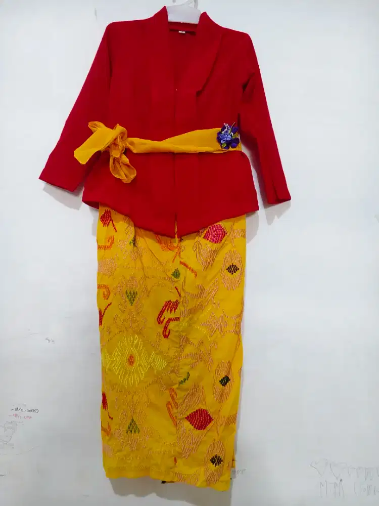Baju Adat Bali Anak Perempuan