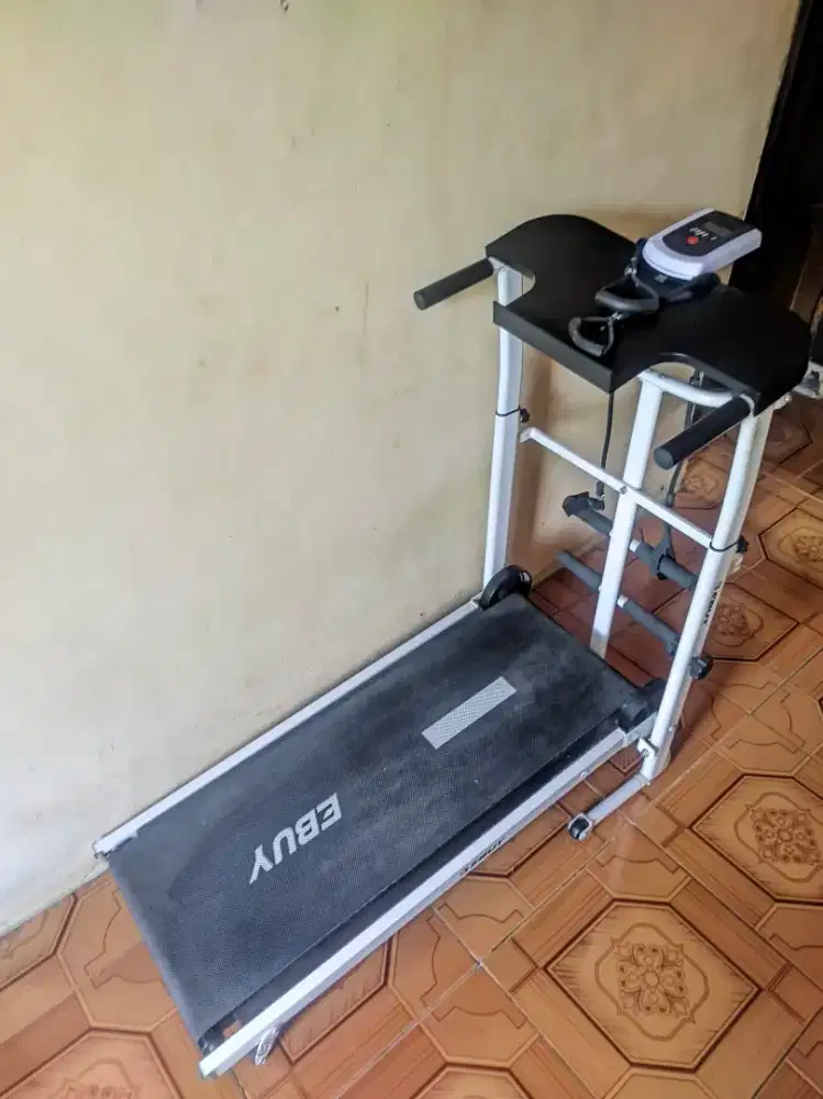 Alat lari rumah