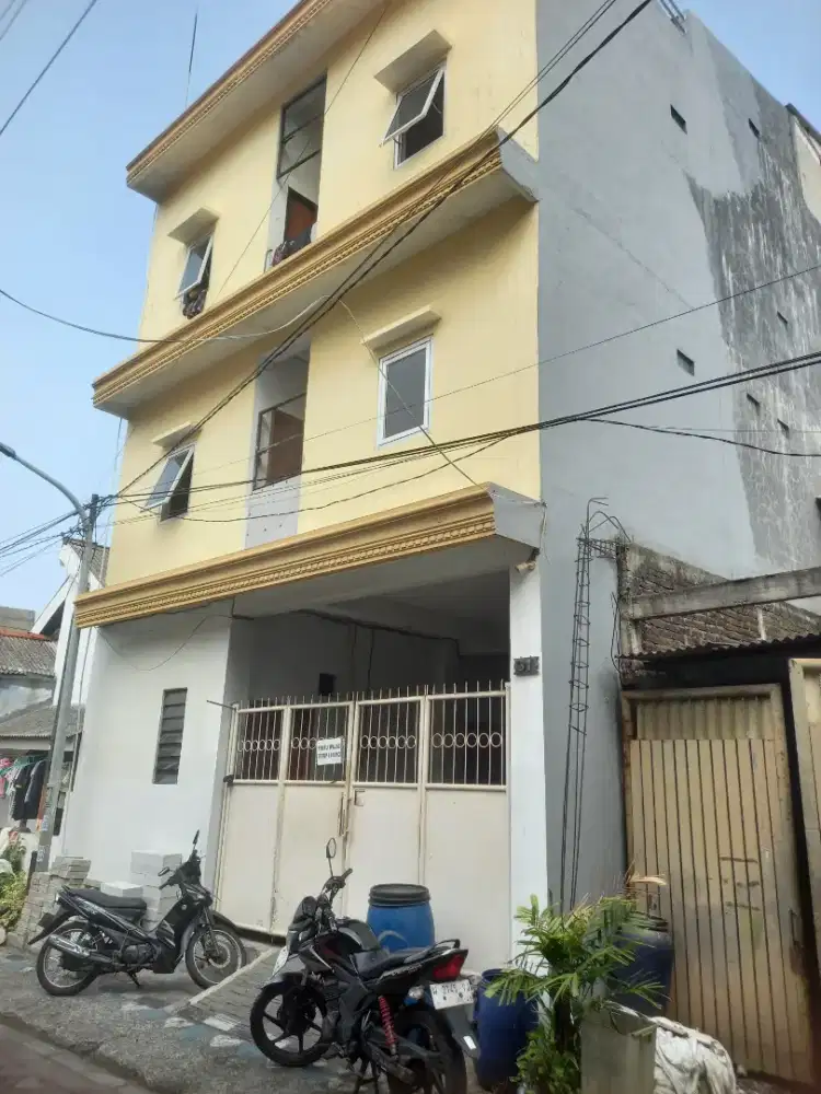 Dijual Rumah kost 14 kmr