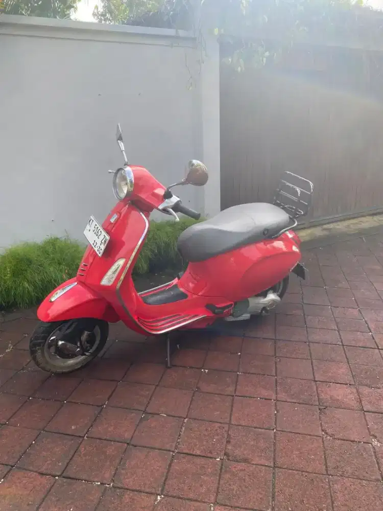 Dijual motor bekas jenis vespa 2015