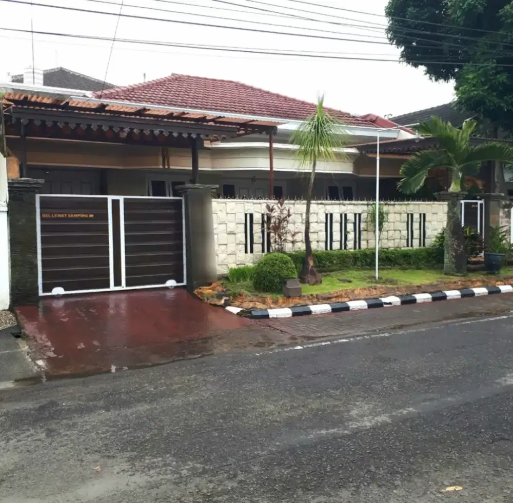 DIJUAL RUMAH DITENGAH KOTA MALANG