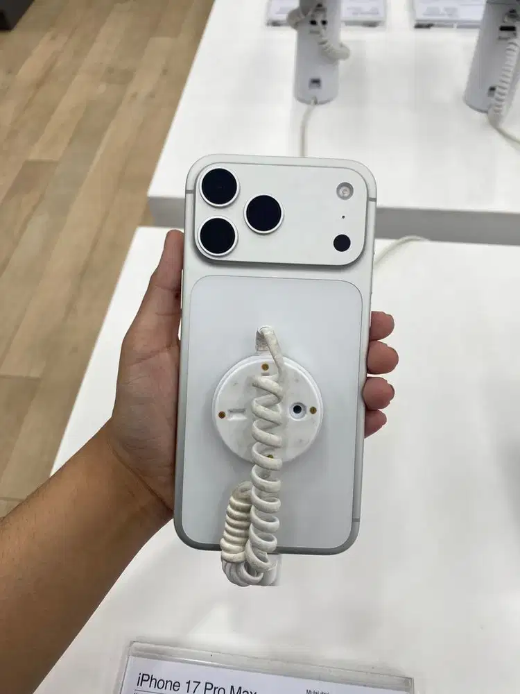 IPHONE 17 PRO MAX