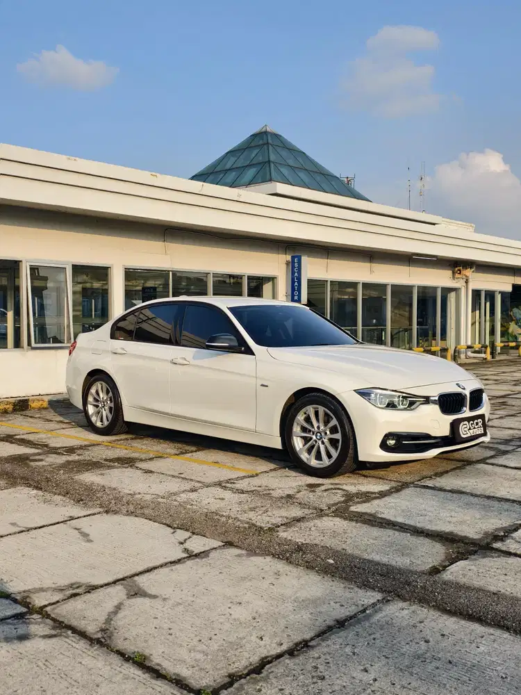 RARE ITEM KM 19RB !! BMW 320i SPORT F30 LCI 2018 AT MDL 2019/2020