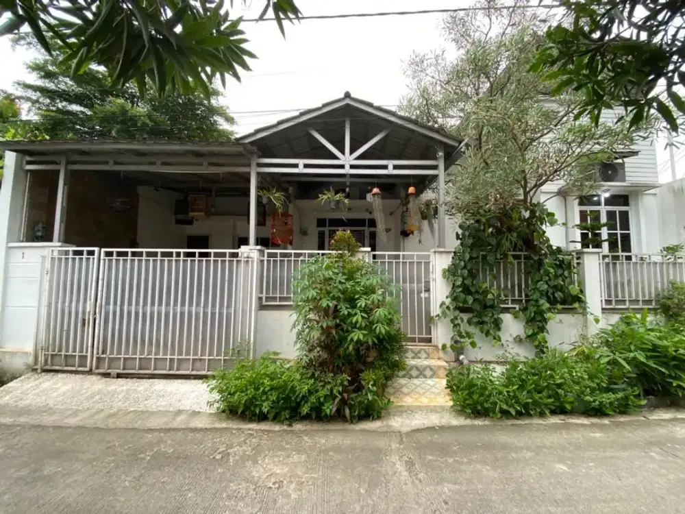 Di Jual Rumah Stategis Cantik di Jati Sampurna