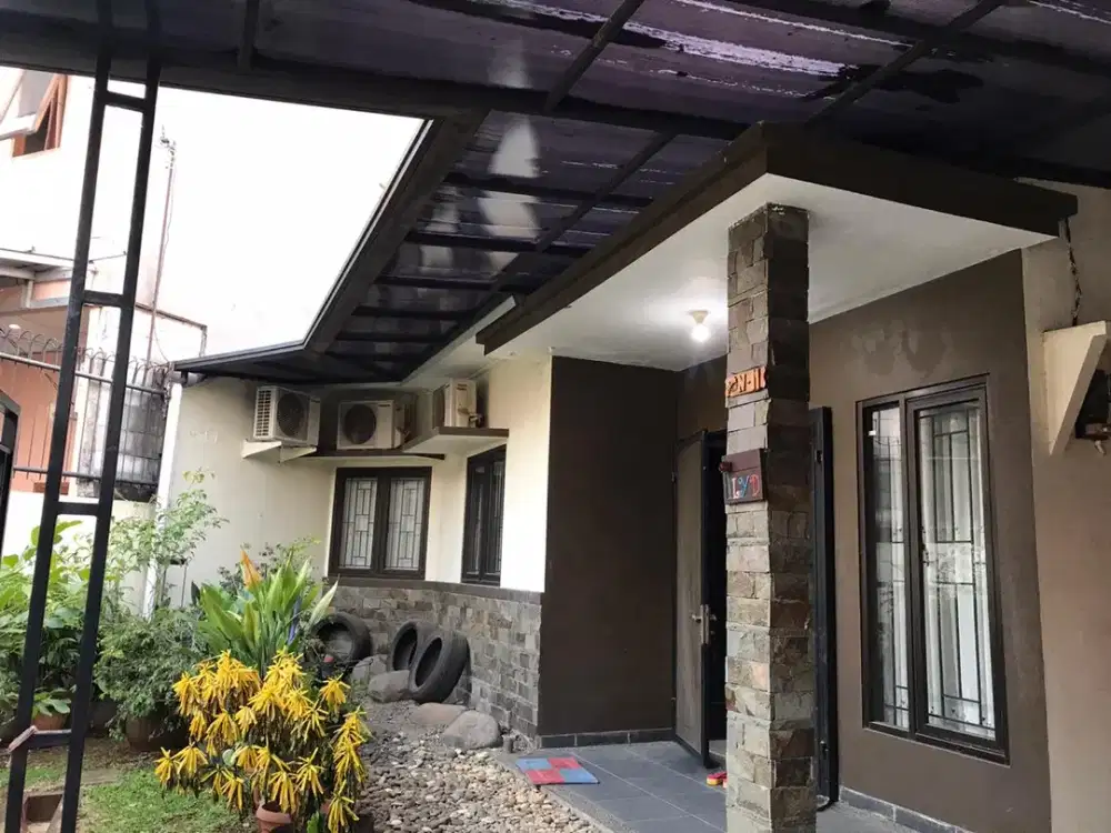Rumah 2 Lantai Semi Furnished AC dan Kitchen Set Legalitas SHM di Bintaro Tangsel