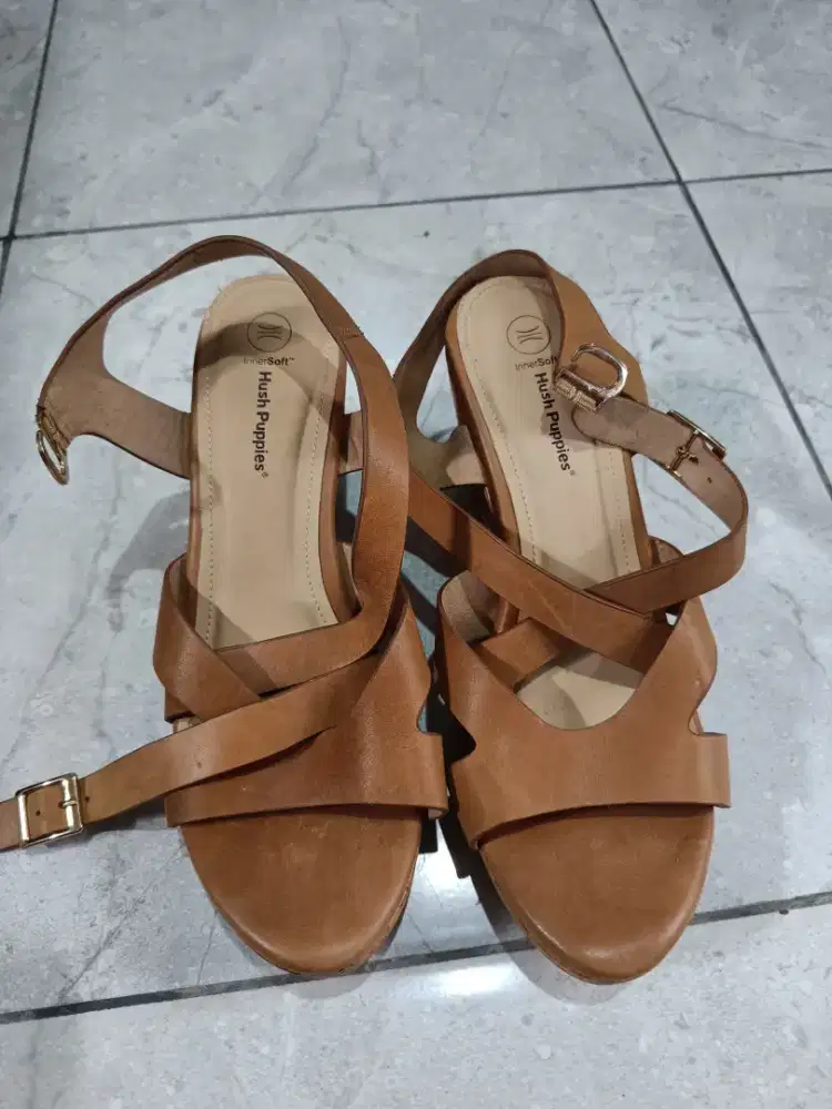 Sepatu Wedges Hush Puppies Size 9 atau 40