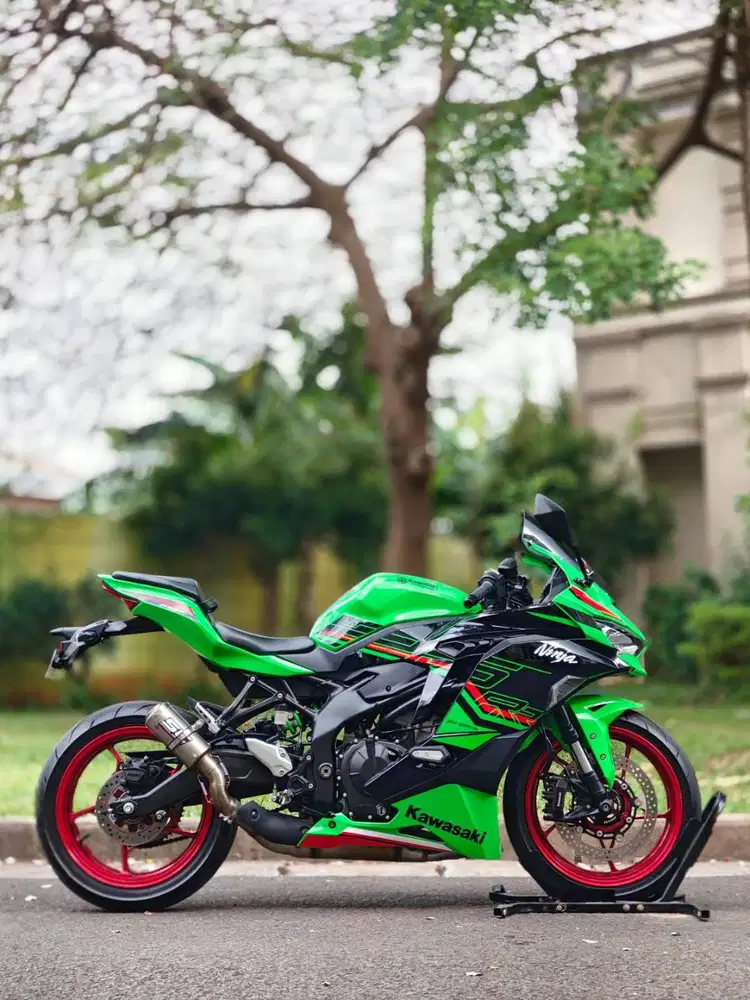 KAWASAKI ZX25RR ABS QS KRT HIJAU 2023 KM 6K PAJAK PANJANG RASA BARU