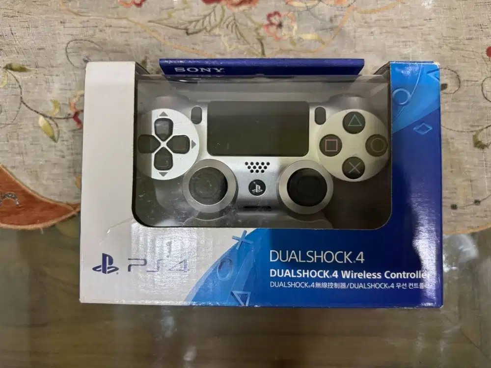 Stik PS4 DualShock Silver Resmi Indonesia (BNOB)