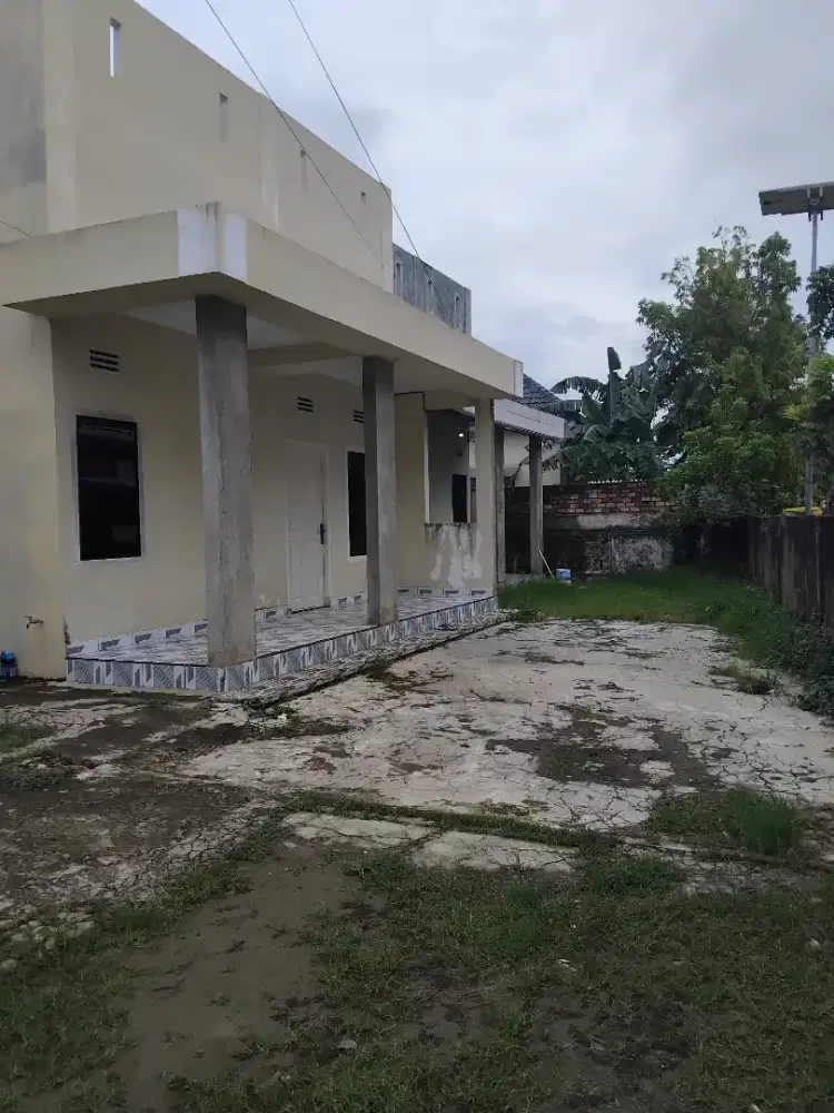Kontrakan samping kantor Camat