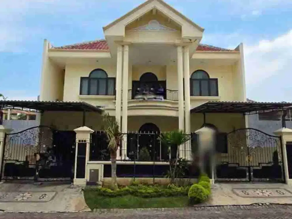 Rumah Dijual di Villa Royal Pakuwon City Surabaya Siap Huni