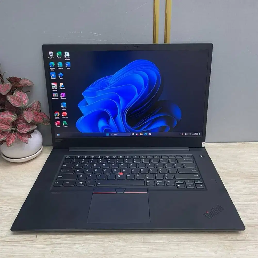 laptop lenovo thinkpad p1 xeon layar 15inch bergaransi DL-ETM