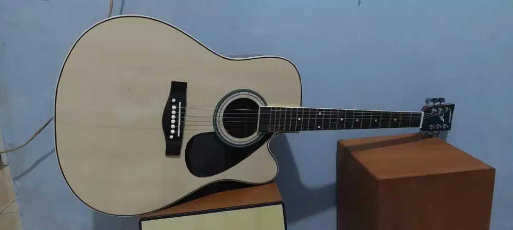 Gitar akustik jumbo tanambesi