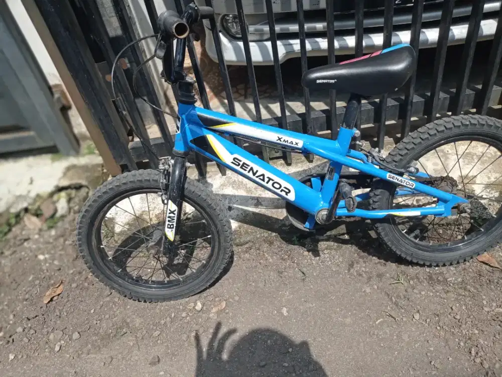 Sepeda BMX senator