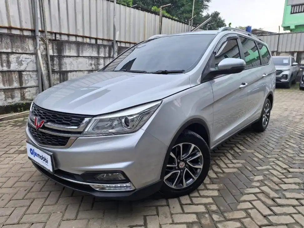 Wuling Cortez 1.5 CT L Bensin-AT 2019 Silver