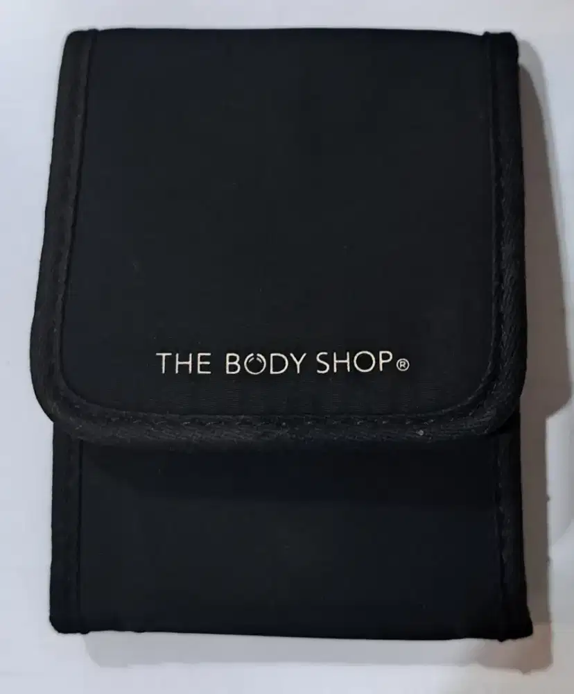 Make up brush set the body shop