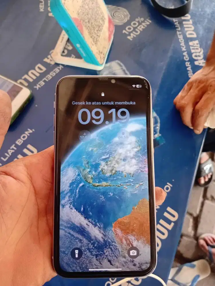 Iphone 11 64GB lengkap