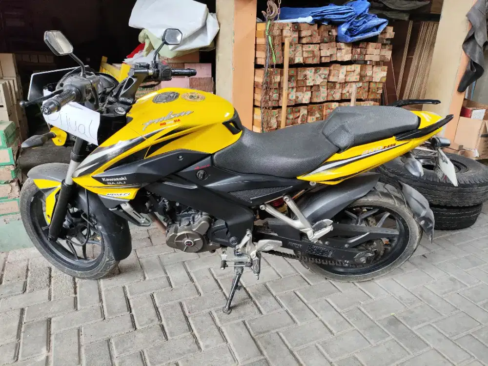Kawasaki bajaj pulsar 200NS kuning (NEGO)