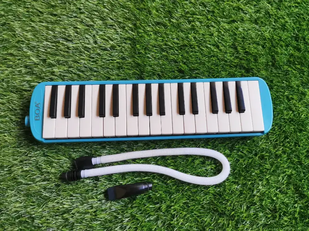 PIANIKA TIUP BIRU
