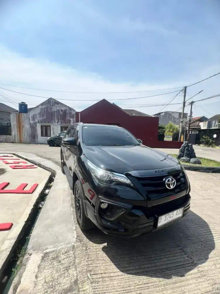 Fortuner TRD 2020 AT low KM