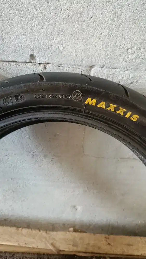 Maxxis victra 100/80 ring 14
