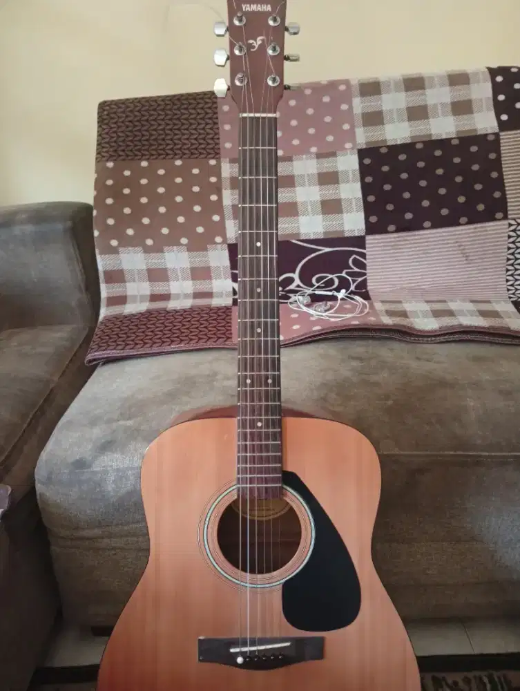 Gutar Yamaha F310