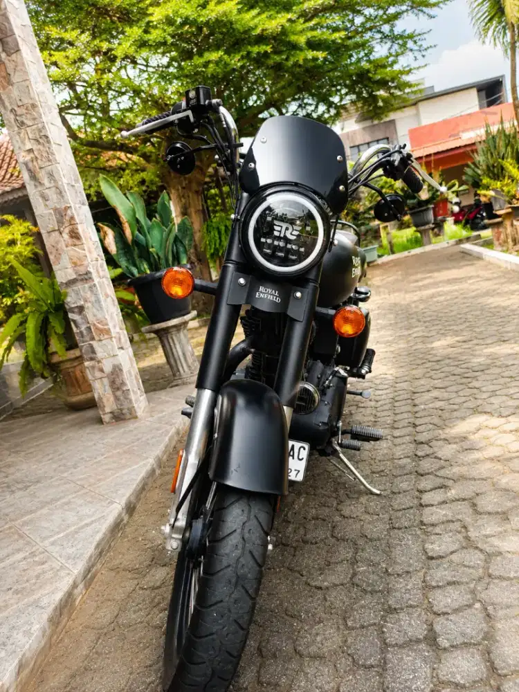 Royal Enfield RE Classic 500 Full Black
