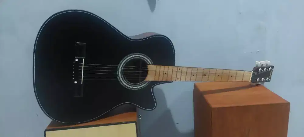 Gitar akustik ymahaa new black