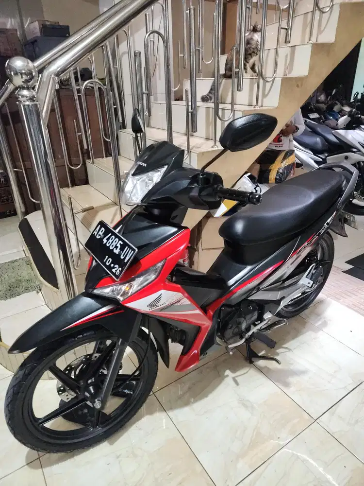 Supra 125 cw f1 hitam merah 2021 Gbm
