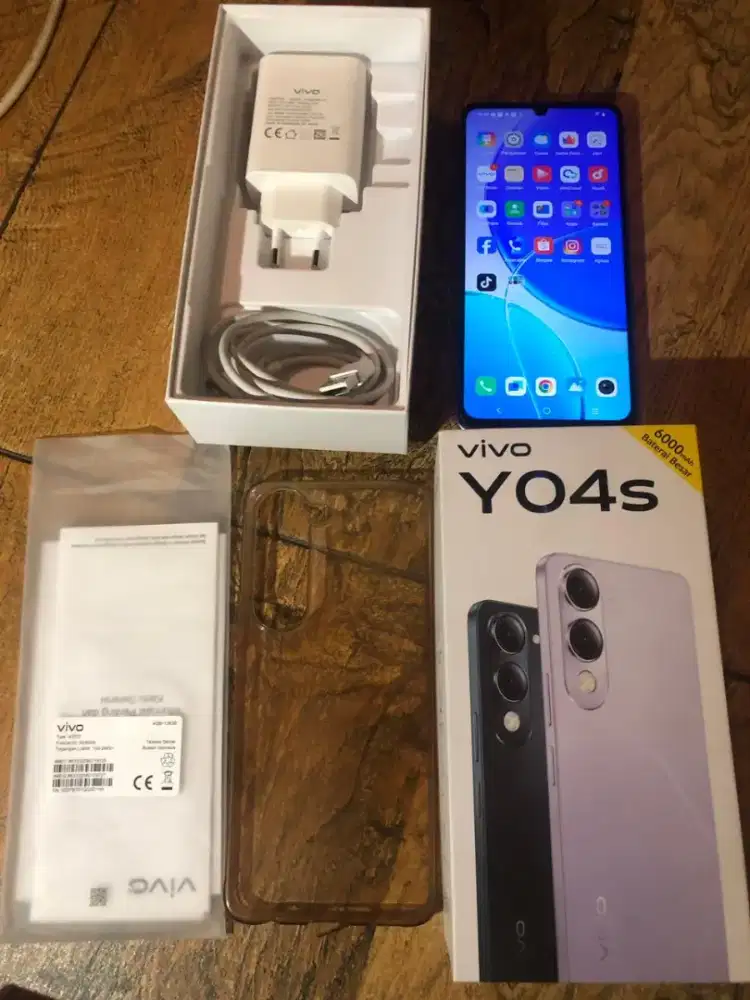 Vivo y04s 4+4/128 Violet/Ungu MULUSSS!!
